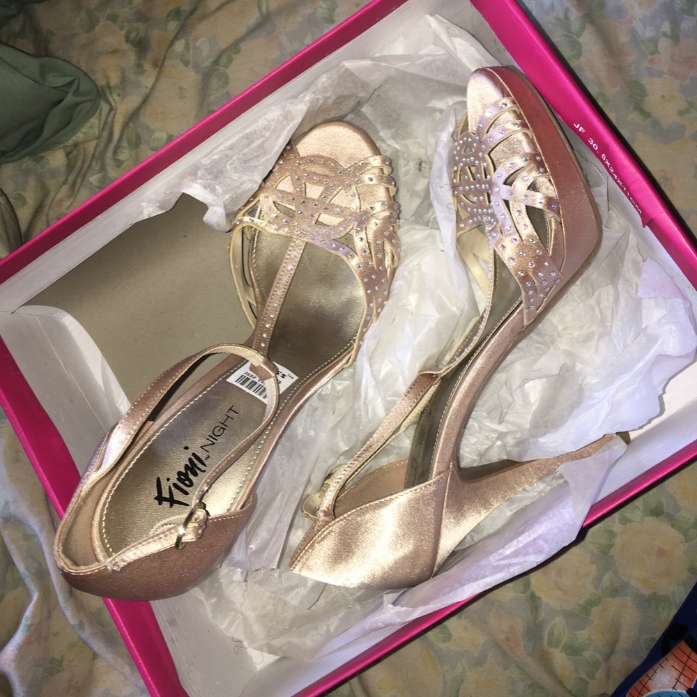 Cute classy party pumps heels